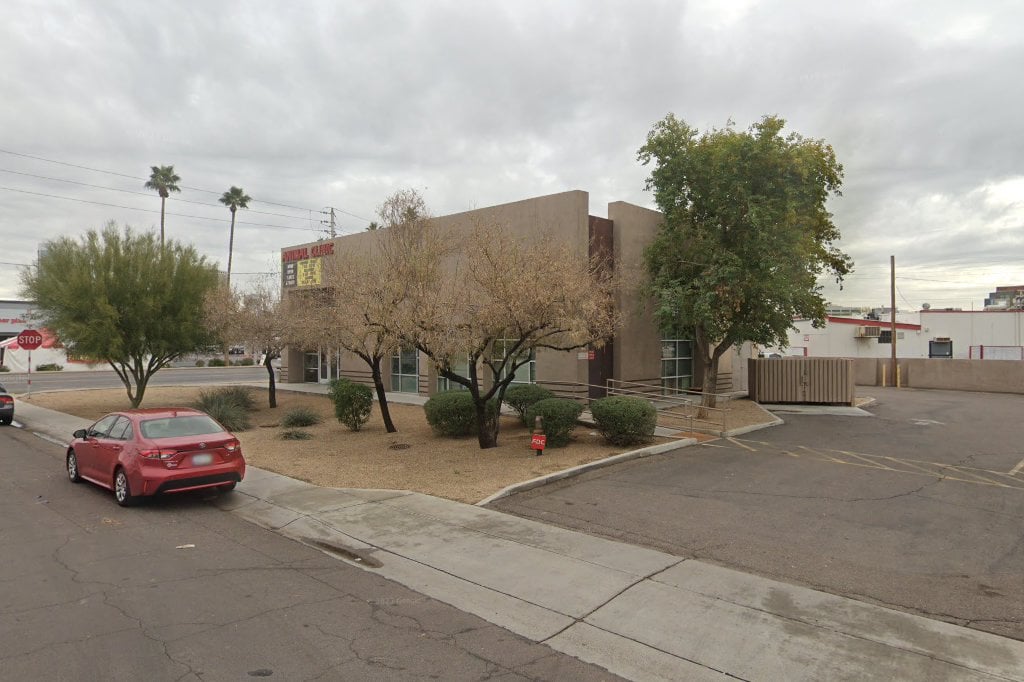 Phoenix Dog Cat & Bird Hospital