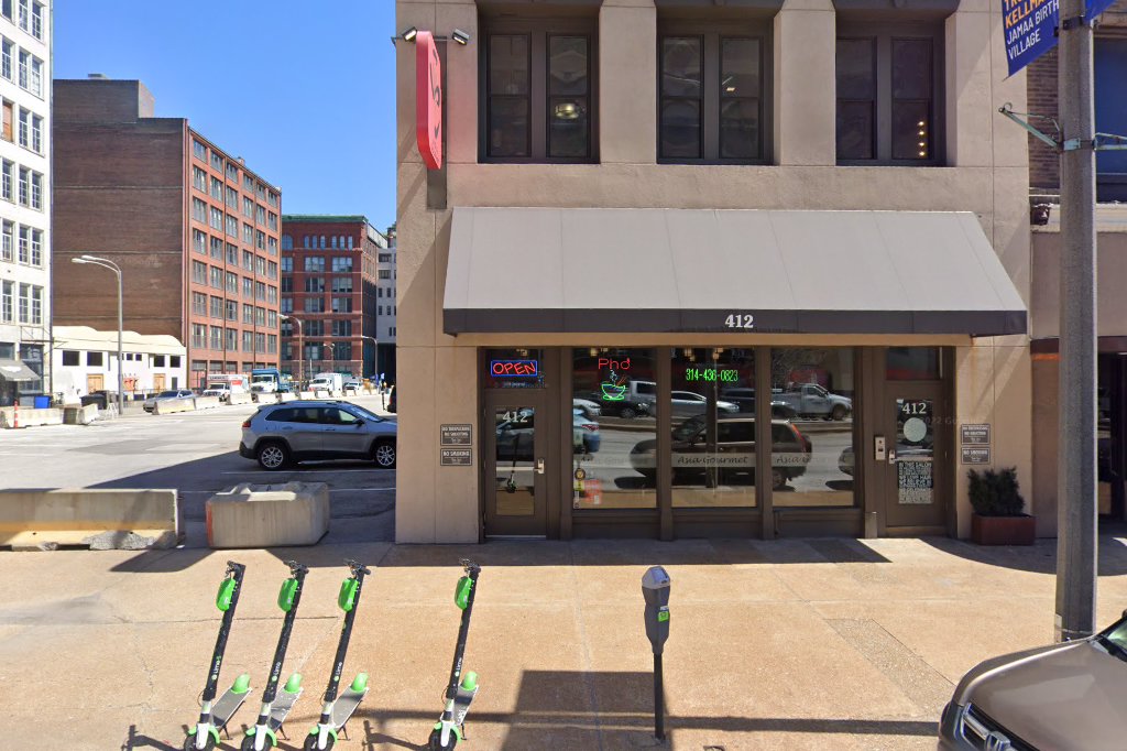 12th Street Animal Hospital & Boutique