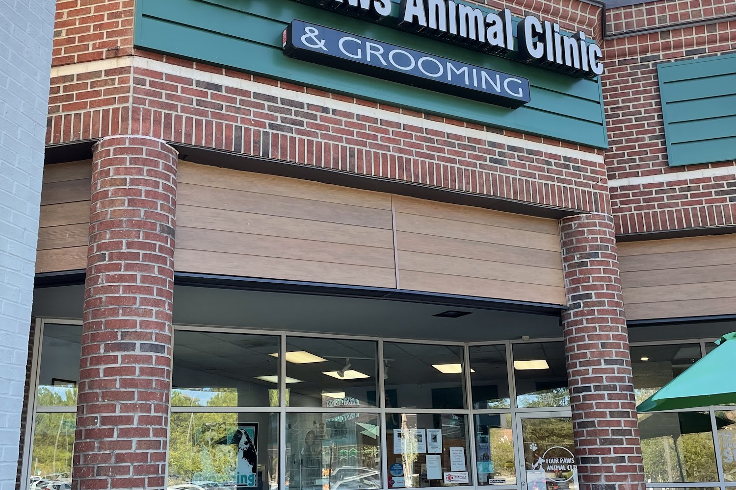 Four Paws Animal Clinic