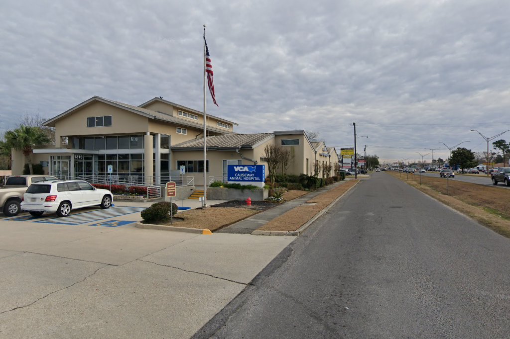 VCA Causeway Animal Hospital