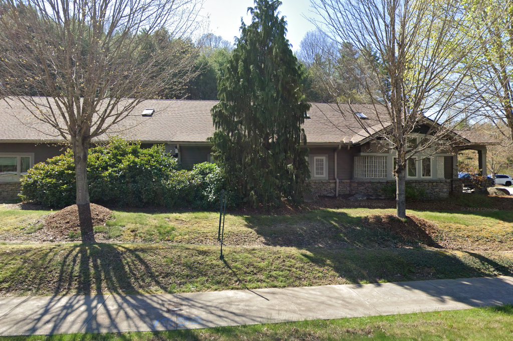 Maple Tree Veterinary Hospital