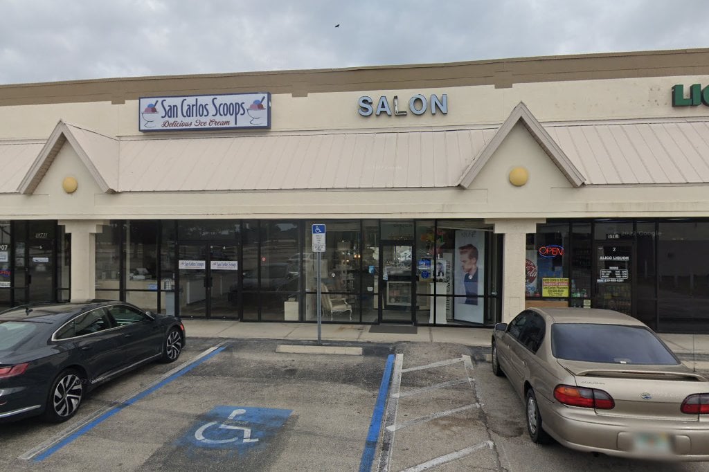 Three Oaks Animal Hospital