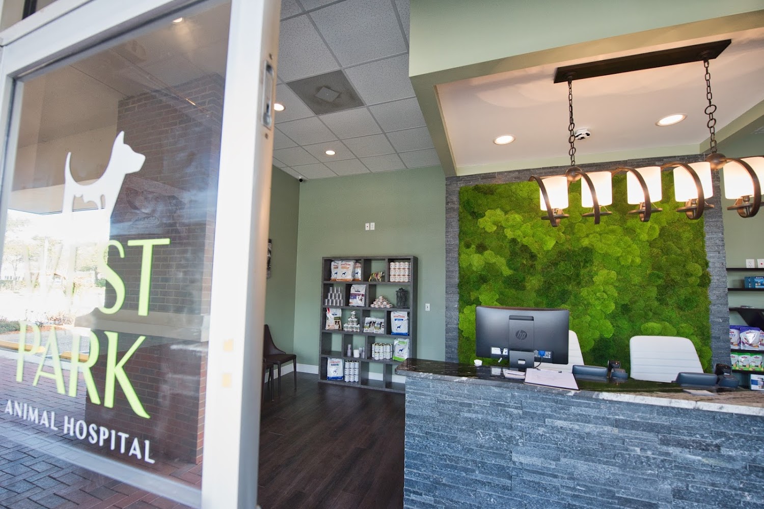 Racetrack Animal Hospital