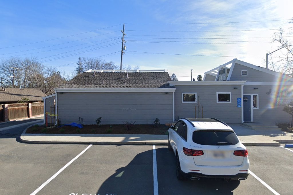 Del Valle Pet Hospital