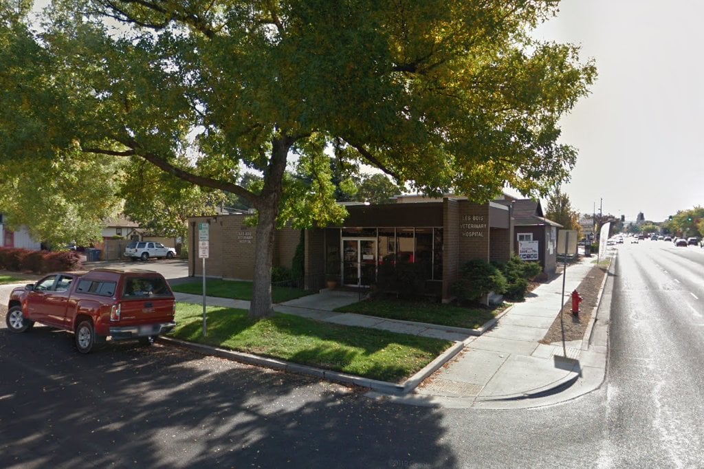 Les Bois Veterinary Hospital
