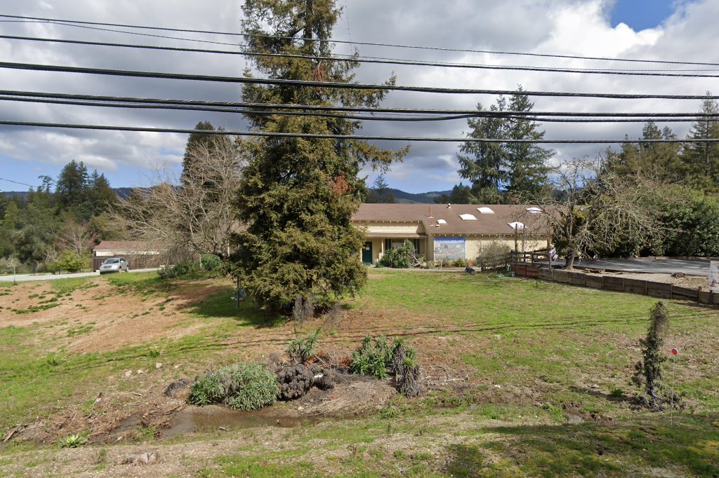 Summit Veterinary Hospital & Kennels