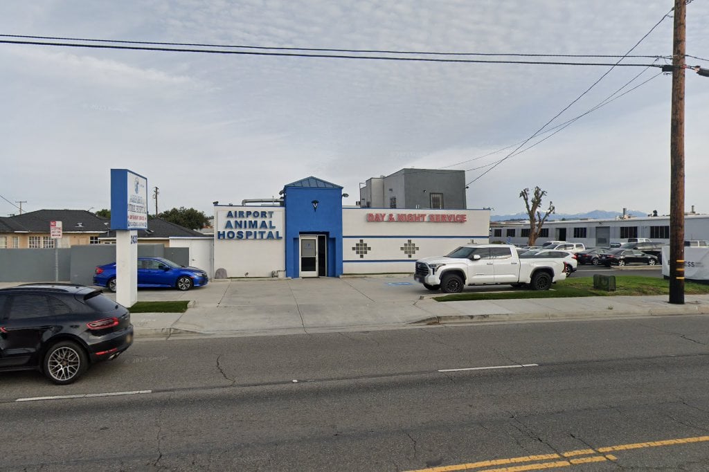 Airport Animal Hospital in Fullerton