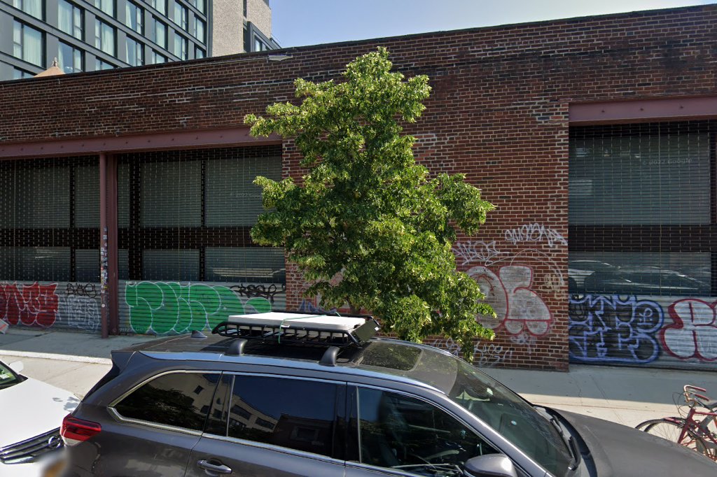 Paws and Claws Veterinary Hospital