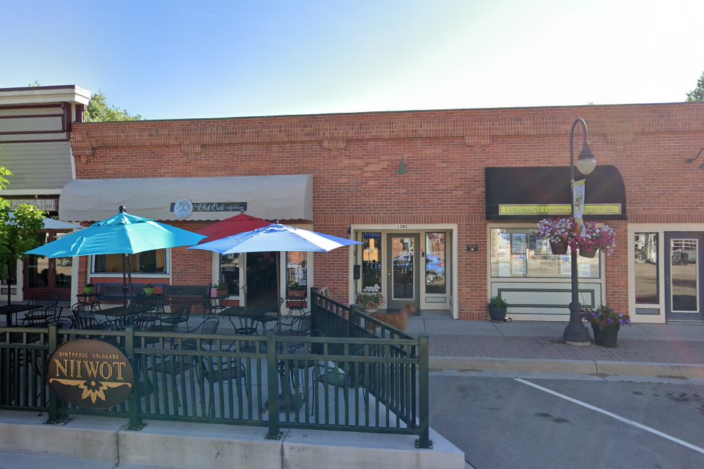 Left Hand Animal Hospital