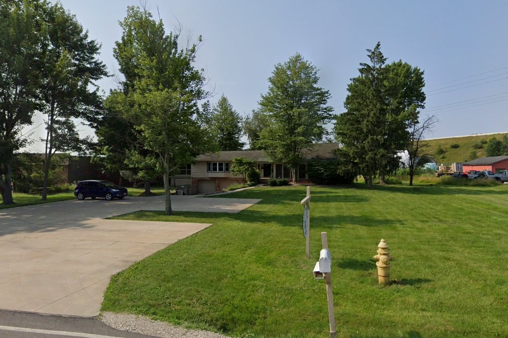 Stay-A-While Cat Shelter