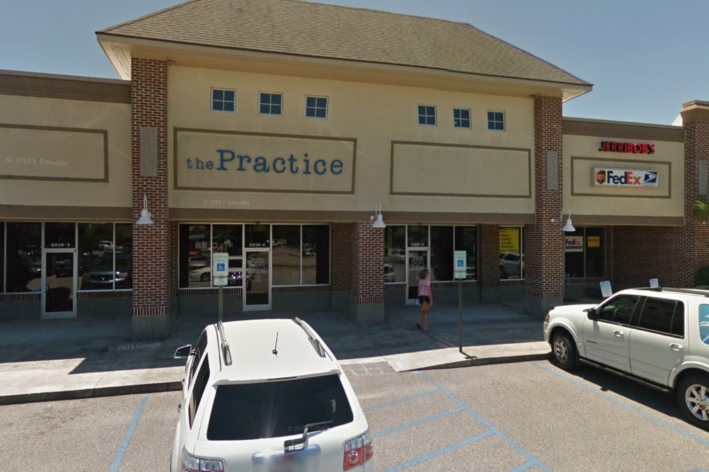 River Oaks Animal Hospital